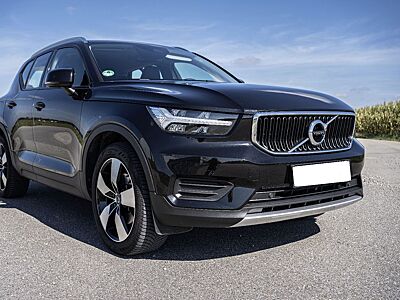 Volvo XC40 B4 MOMENTUM PRO + AHK