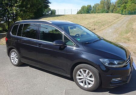 VW Touran Volkswagen 2.0 TDI Highline AHK 1.H Ergositze U-Frei