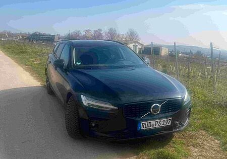 Volvo V60 B4 DCT Plus Dark