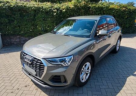 Audi Q3 40 TFSI quattro S tronic -