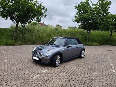 MINI COOPER S CABRIO Sidewalk
