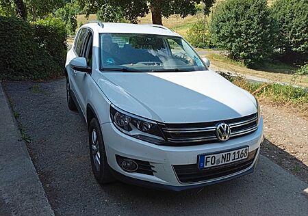 VW Tiguan Volkswagen 2.0 TSI DSG 4MOTION Sport & Style Spo...