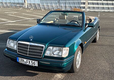 Mercedes-Benz E 200 Cabrio