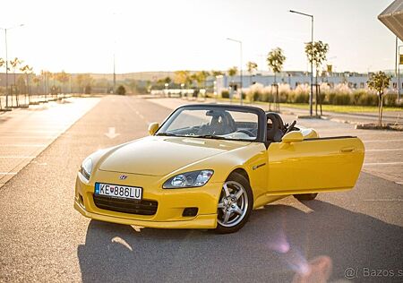 Honda S2000 2.0i AP1 (2001) yellow