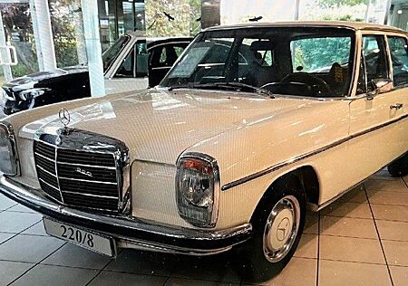 Mercedes-Benz 220 /8 W115 1. Hand Originalzustand