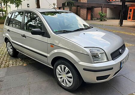 Ford Fusion 1,4 16V + +