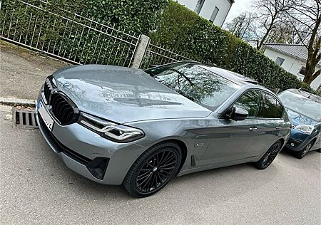 BMW 545e xDrive -