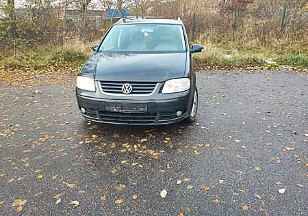 VW Touran Volkswagen 2.0 TDI zu verkaufen