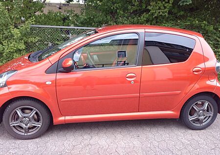 Toyota Aygo (X) Aygo 5 Türer - gut gepflegt