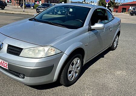 Renault Megane II Cabrio Dynamique 1,6*AUTOMATIK*LEDER*