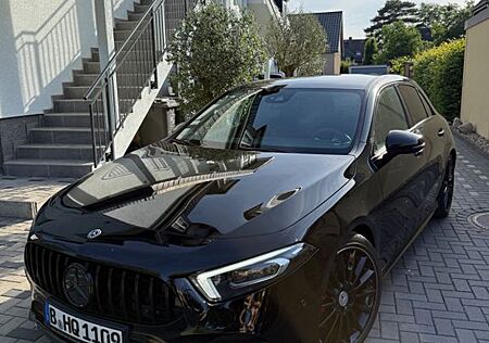 Mercedes-Benz A 220 4MATIC +AMG LINE+BURMESTER | AMBIENTE