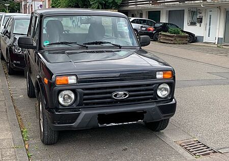 Lada Niva Urban 4x4, Angemeldet, TÜV 02/26