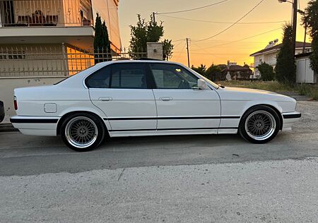 BMW 520 old timer Alpina style