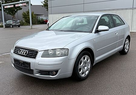 Audi A3 1.6 "Attraction" Klimaautomatik Alufelgen EU4