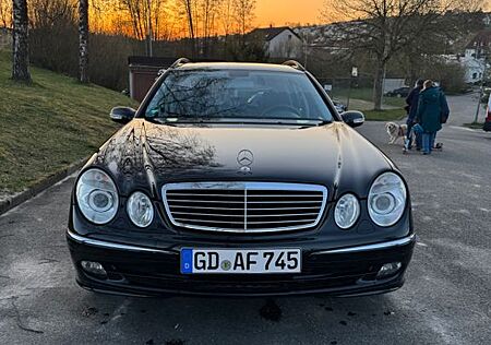 Mercedes-Benz E 200 KOMPRESSOR T AVANTGARDE
