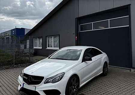 Mercedes-Benz E 220 Coupé BlueTEC -