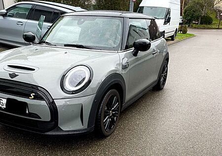 Mini Cooper SE Sonderedition black, Garantie, Pano,