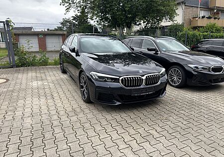 BMW 530i xDrive A - Head-UP-Display, M-Paket