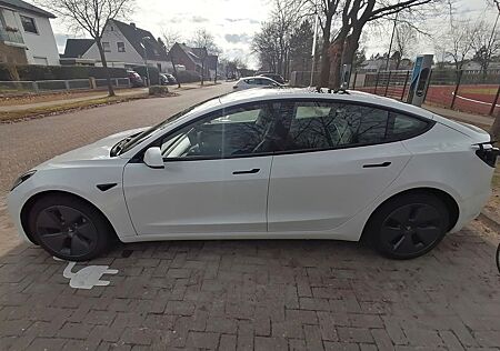 Tesla Model 3 RWD