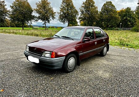 Opel Kadett E 1.4l 60PS, Beauty, neu TÜV, AHK, EuroD3