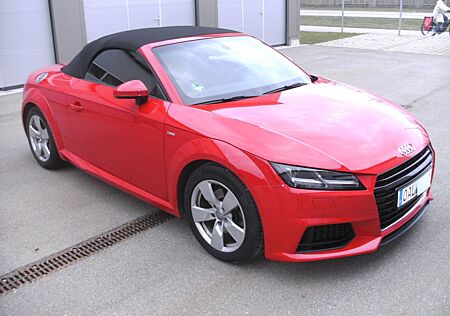 Audi TT Roadster 2.0 TDI in Tangorot metallic
