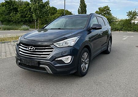 Hyundai Grand Santa Fe 4WD 7 Sitze Leder Pano