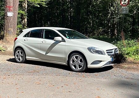 Mercedes-Benz A 200 - Sportpaket - sehr gepflegt