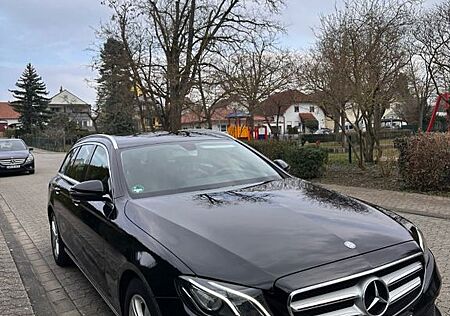 Mercedes-Benz E 200 E200 T - 9G, Navi, 8-fach bereift