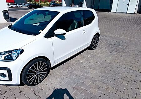 VW Up Volkswagen ! 1.0 TSI OPF 66kW high ! Beats