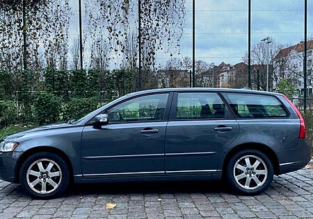 Volvo V50 1.6D Momentum, TÜV und Bremsen neu