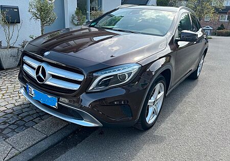 Mercedes-Benz GLA 220 CDI DCT Urban 7G*URBAN*NAVI*XENON*KAMERA