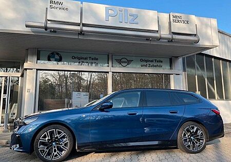BMW i5 Touring 40 eDrive M Sport / NP 94.900,-