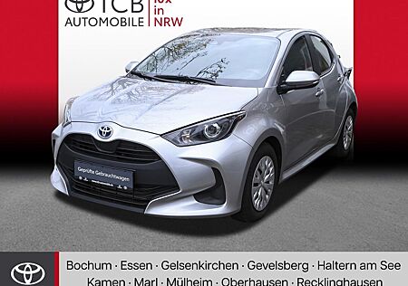 Toyota Yaris 1,5 Hybrid BUSINESS Edition NAVI SHZ KAMER