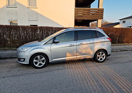 Ford Grand C-Max 2,0TDCi 110kW PowerShift Titaniu...