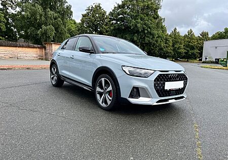 Audi A1 30 TFSI S tronic allstreet allstreet