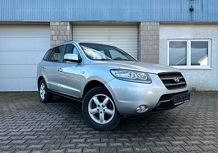 Hyundai Santa Fe 2.7 GLS 7/Sitze Tüv Neu