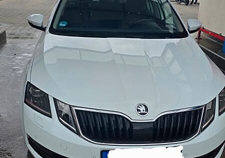 Skoda Octavia 2.0 TDI SCR DSG Ambition Combi Ambition