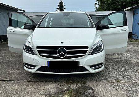 Mercedes-Benz B 200 BlueEFFICIENCY -