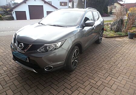 Nissan Qashqai 1.6 DIG-T Tekna Navi Panoramad AHK