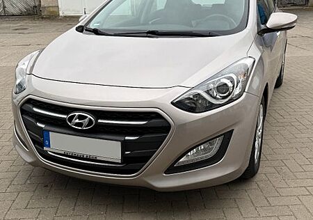 Hyundai i30 blue 1.4 Classic Navigation