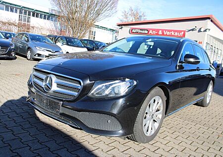 Mercedes-Benz E 220 d T Autom. Navi,Kamera,PDC,LED,Leder