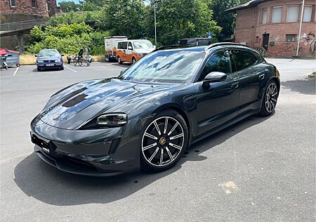 Porsche Taycan 4 Cross Turismo -