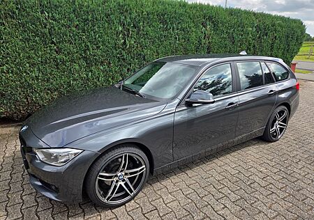 BMW 318d Touring - F31/NAVI/AHK/PDC/SHZ/BIXENON