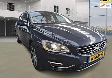 Volvo V60 2.4 D6 AWD Plug-In Hybrid Summum EXPORT