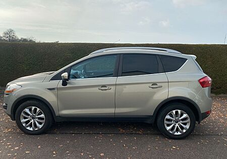 Ford Kuga 2,0 TDCi 2x4 Titanium Titanium