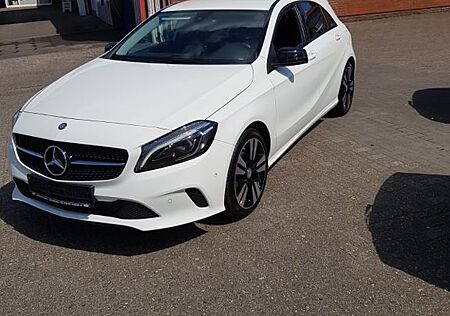 Mercedes-Benz A 180 Urban Urban Night Paket