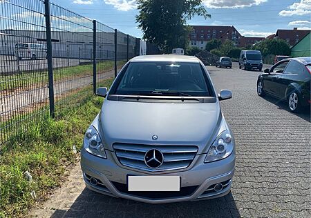 Mercedes-Benz B 180 BlueEFFICIENCY - Klima - SHZ