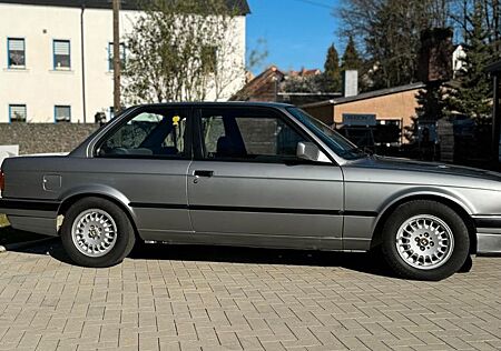 BMW 316 E30