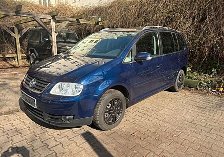 VW Touran Volkswagen 2.0 TDI Highline 7 Sitzer Sitzheizung