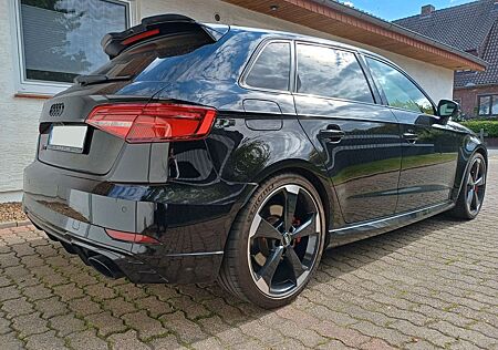 Audi RS3 2.5 TFSI Sportback, 280kmh, Matrix-LED, B&O